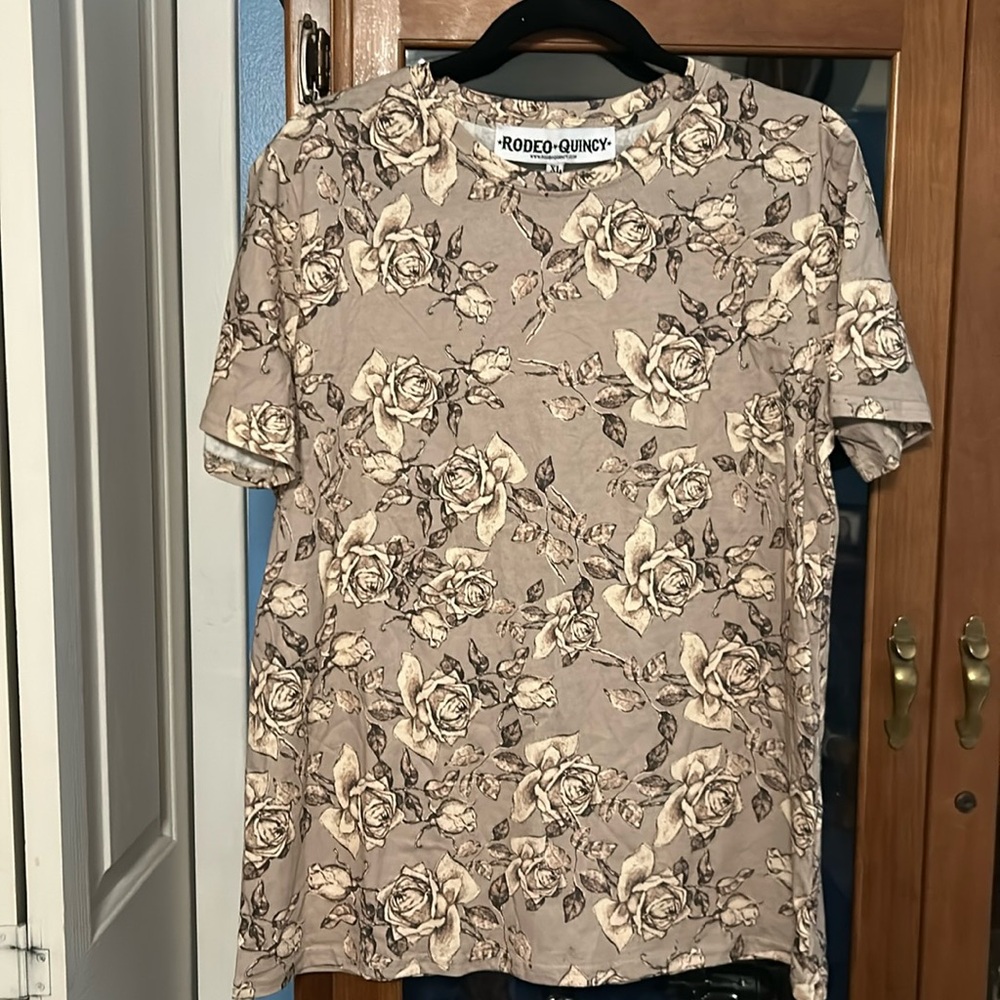 Rose tshirt